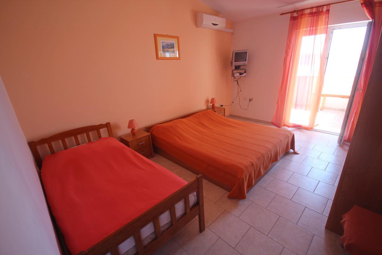 Apartments Njaco Ražanac Zewnętrze zdjęcie